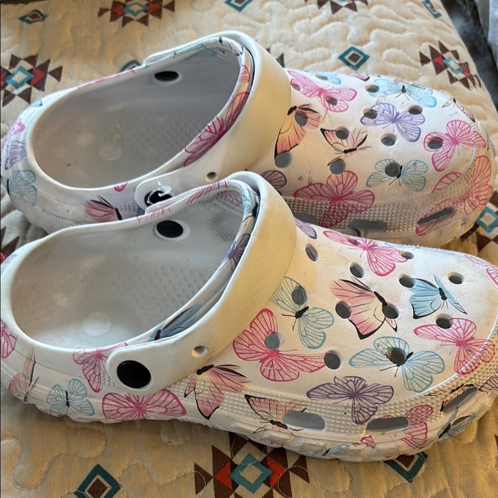 Charming White and Pink Sandals with Butterfly Accents
